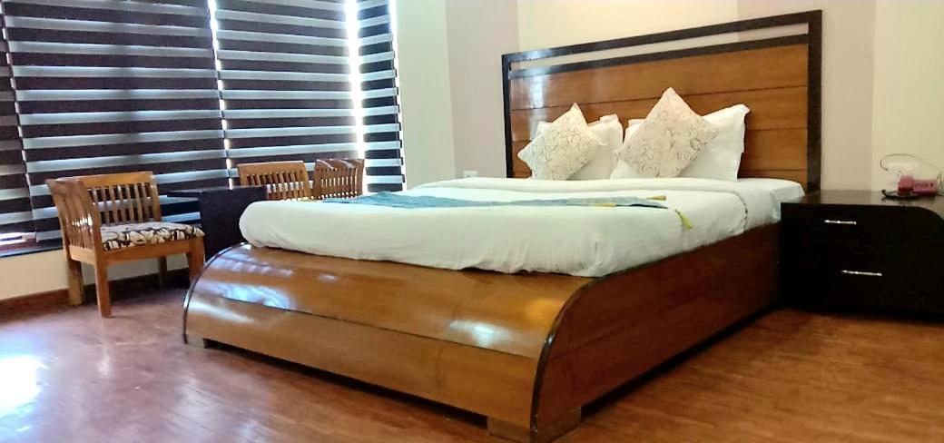 Wildleaf Kasauli Valley Homz Bed and Breakfast Exterior foto