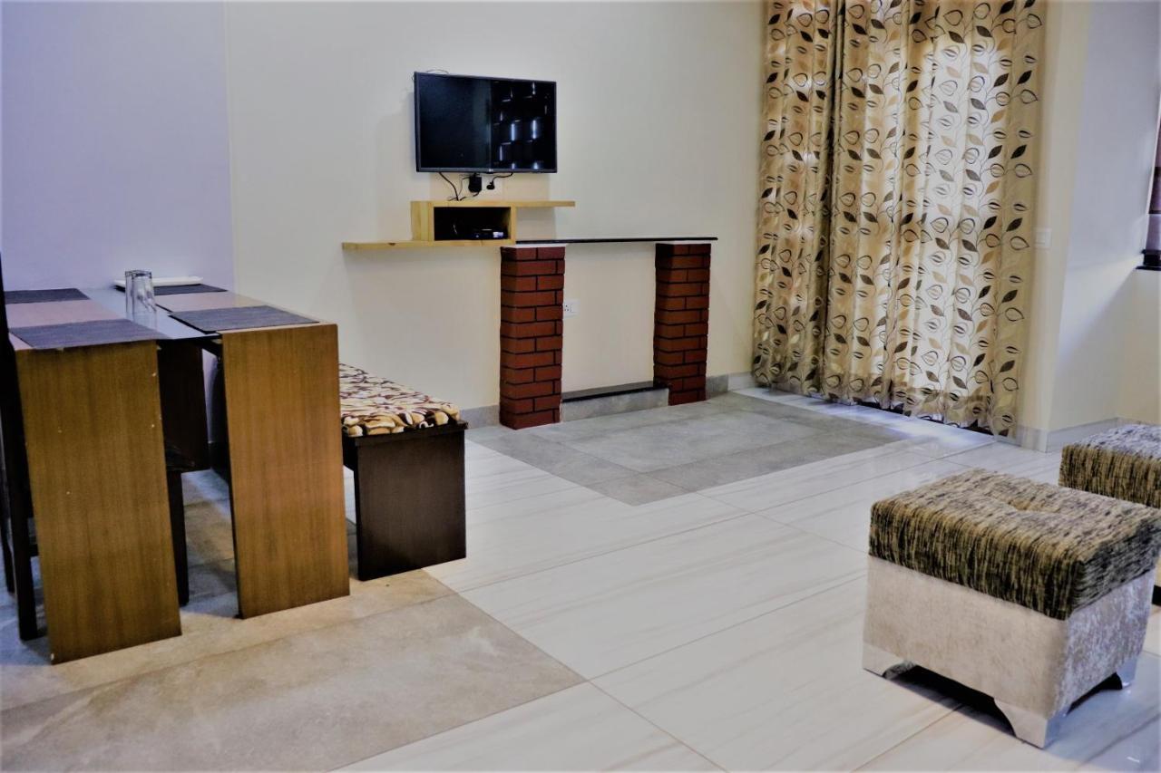 Wildleaf Kasauli Valley Homz Bed and Breakfast Exterior foto
